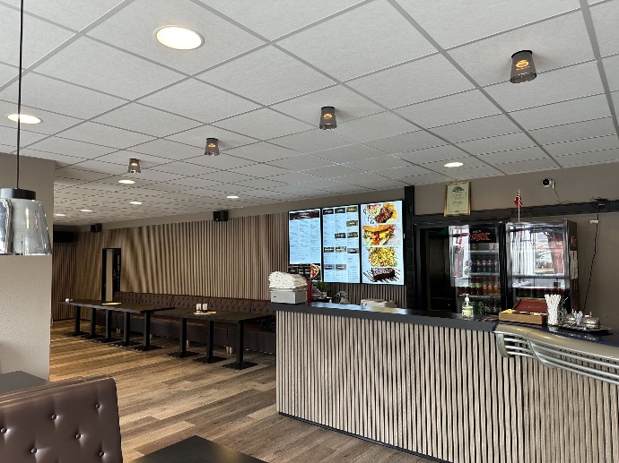 Vis frem informasjon og bilder på Novodisplay Meny og bilder på digitale skilt